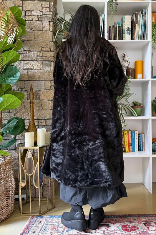 Mara Luxury Faux Fur Long Coat Black 